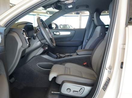 Volvo - XC40