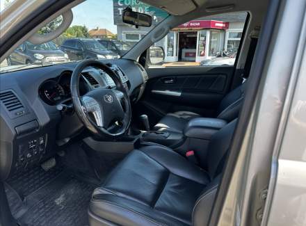 Toyota - Hilux