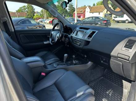 Toyota - Hilux