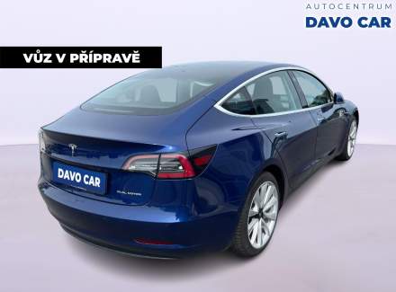 Tesla - Model 3