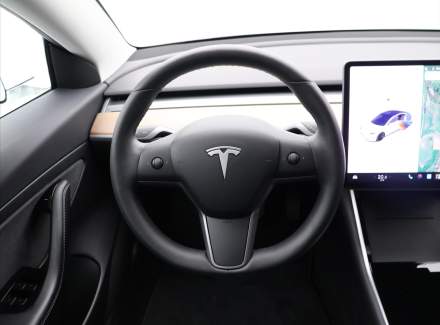 Tesla - Model 3