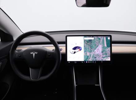 Tesla - Model 3