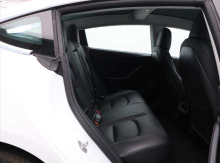 Tesla - Model 3