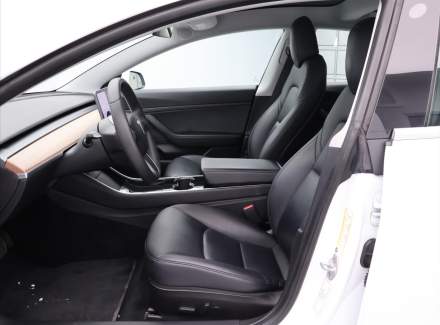 Tesla - Model 3