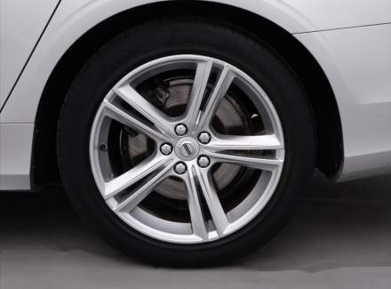 Volvo - V90