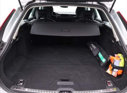 Volvo - V90