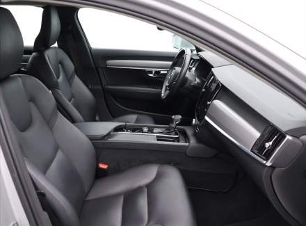 Volvo - V90