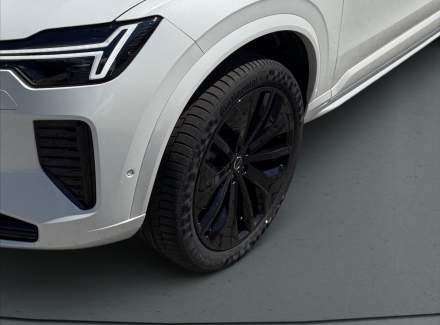 Volvo - XC90