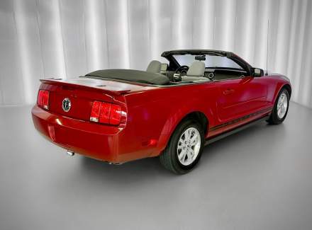 Ford - Mustang