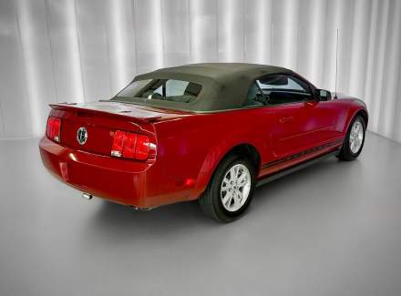 Ford - Mustang
