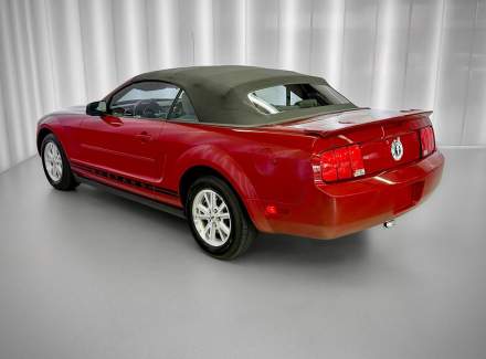 Ford - Mustang
