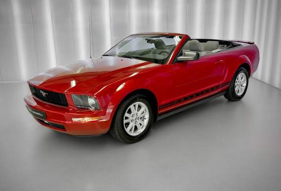 Ford - Mustang