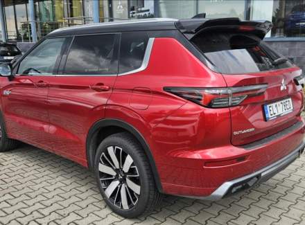 Mitsubishi - Outlander
