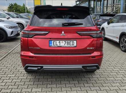 Mitsubishi - Outlander