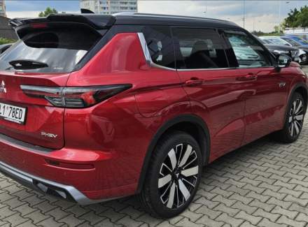 Mitsubishi - Outlander