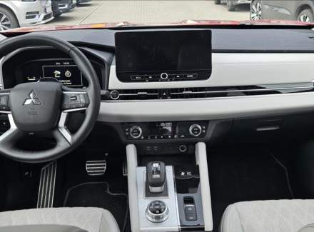 Mitsubishi - Outlander