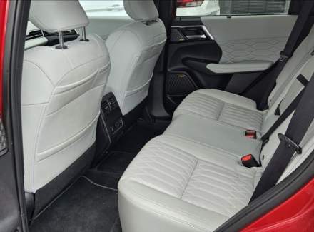 Mitsubishi - Outlander