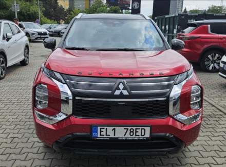 Mitsubishi - Outlander