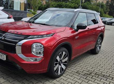 Mitsubishi - Outlander