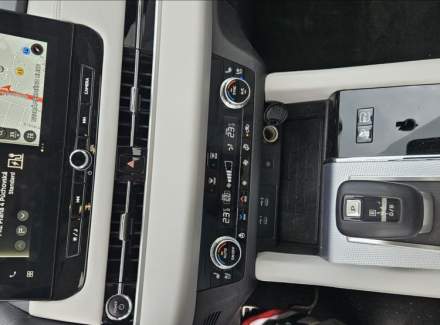 Mitsubishi - Outlander