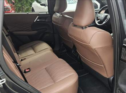 Mitsubishi - Outlander