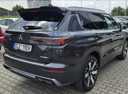 Mitsubishi - Outlander