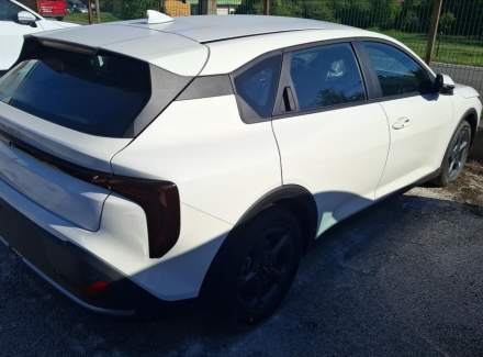Kia - K4