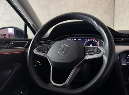 Volkswagen - Passat