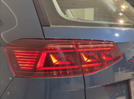 Volkswagen - Passat