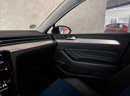 Volkswagen - Passat