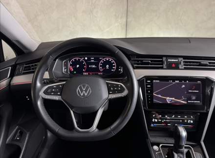 Volkswagen - Passat