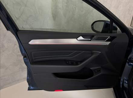 Volkswagen - Passat