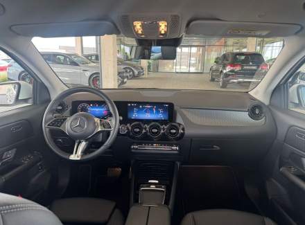 Mercedes-Benz - GLA