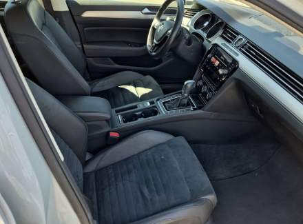 Volkswagen - Passat