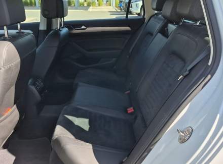 Volkswagen - Passat