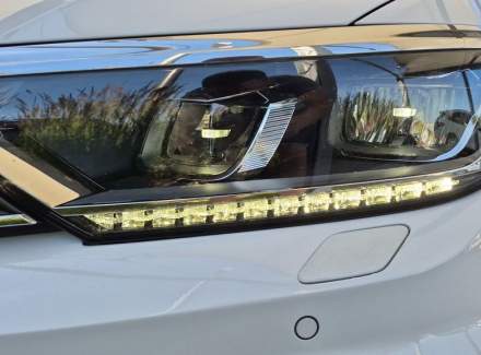Volkswagen - Passat