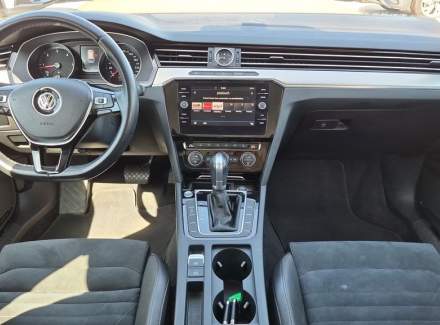 Volkswagen - Passat