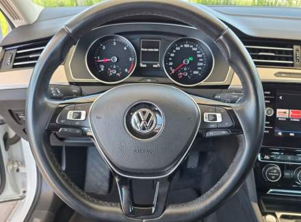 Volkswagen - Passat