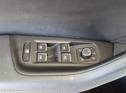 Volkswagen - Passat