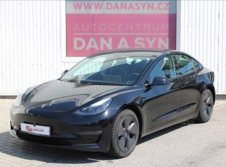 Tesla - Model 3