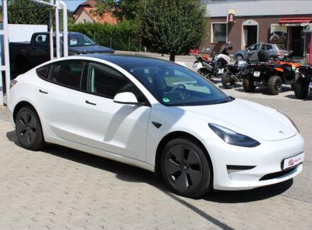 Tesla - Model 3