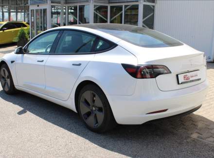 Tesla - Model 3
