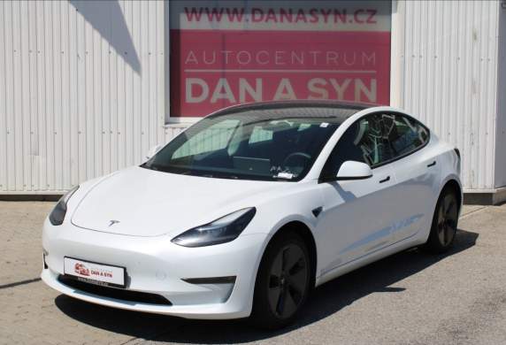 Tesla - Model 3