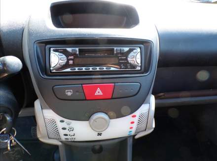 Peugeot - 107