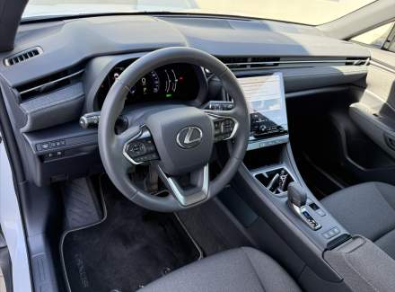 Lexus - LBX
