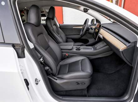 Tesla - Model Y