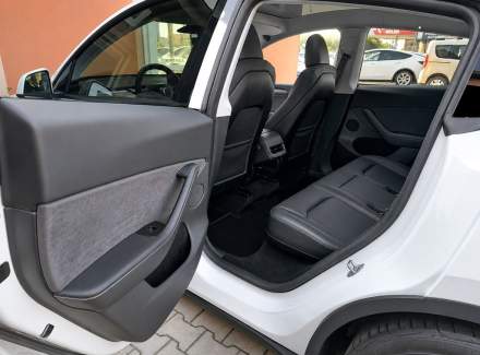 Tesla - Model Y