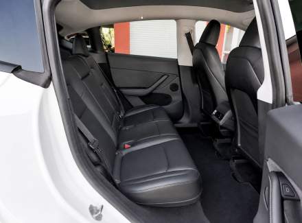 Tesla - Model Y