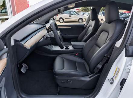 Tesla - Model Y