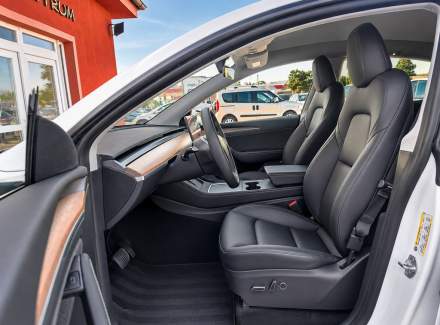 Tesla - Model Y